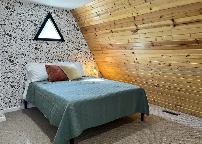 3 A-frame W Hot Tubs Near Wine Trail *