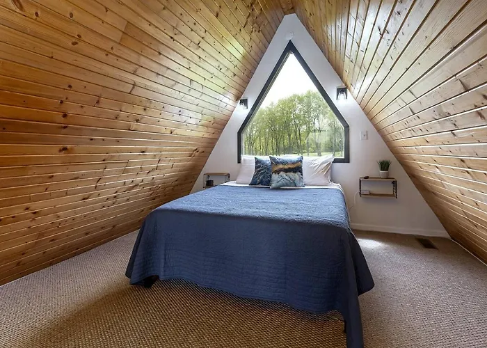 3 A-frame W Hot Tubs Near Wine Trail Holiday home