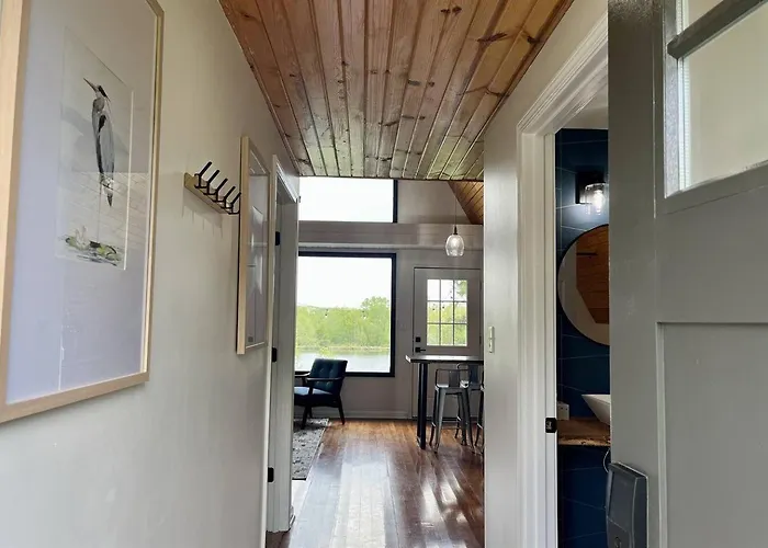3 A-frame W Hot Tubs Near Wine Trail Holiday home *